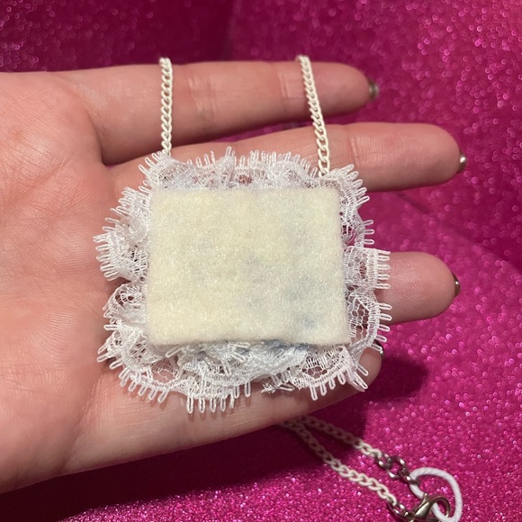 🌨️The Queen Frostine “Just in Case” Necklace🌨️ - Picture 5 of 9